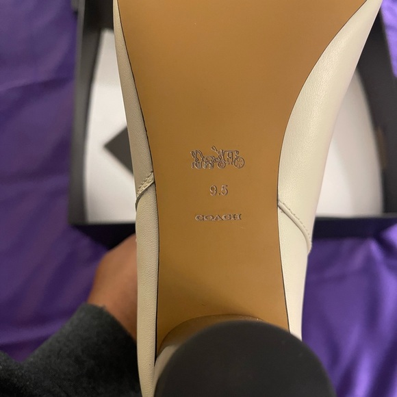 Iris Leather Bootie - Picture 5 of 11